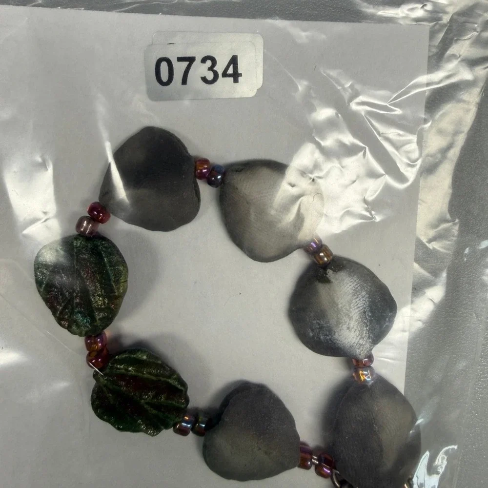 Handmade Ceramic Leaf Bead Toggle Bracelet Green 6.5